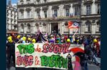Macron attacca Bastion Social, i cugini d’oltralpe di Casapound