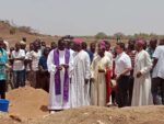 Minacce e attentati in crescita contro il Cristianesimo, ma la Chiesa Cattolica stenta a reagire