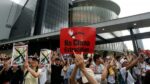 Cina, torna la calma ad Hong Kong ma non si placano le polemiche