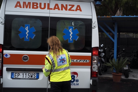 Bolzano, neonato trovato morto in un cespuglio Bolzano, neonato trovato morto in un cespuglio