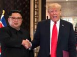 Trump e Kim Jong-un si stringono la mano al confine tra Nord e Sud Corea