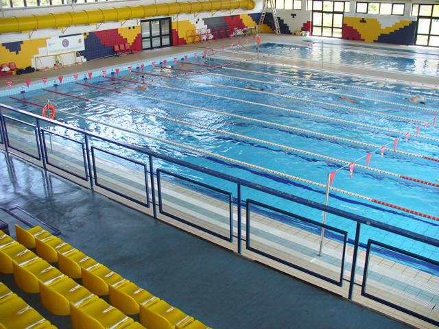 Milano, trovato il corpo di un uomo in una piscina pubblica