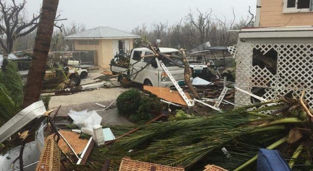 L’urgano Dorian devasta le Bahamas. 5 i morti L’urgano Dorian devasta le Bahamas. 5 i morti