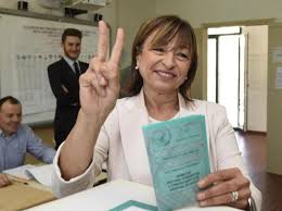 Il centrodestra stravince in Umbria. Donatella Tesei è il nuovo presidente della Regione