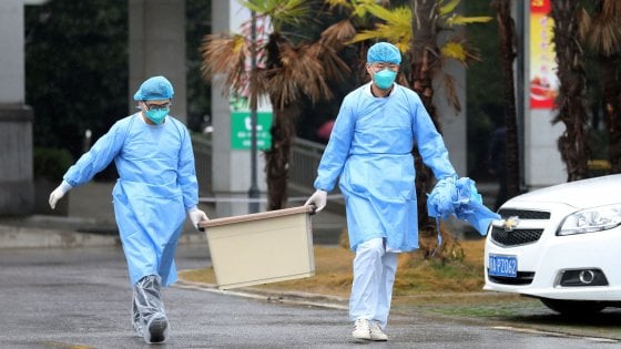 Cina, altre due vittime del virus misterioso. In totale sono 6 Cina, altre due vittime del virus misterioso. In totale sono 6
