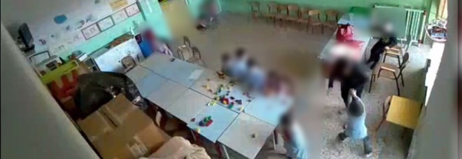 Matera, sospesa una maestra di un asilo nido che maltrattava i suoi piccoli alunni Matera, sospesa una maestra di un asilo nido che maltrattava i suoi piccoli alunni