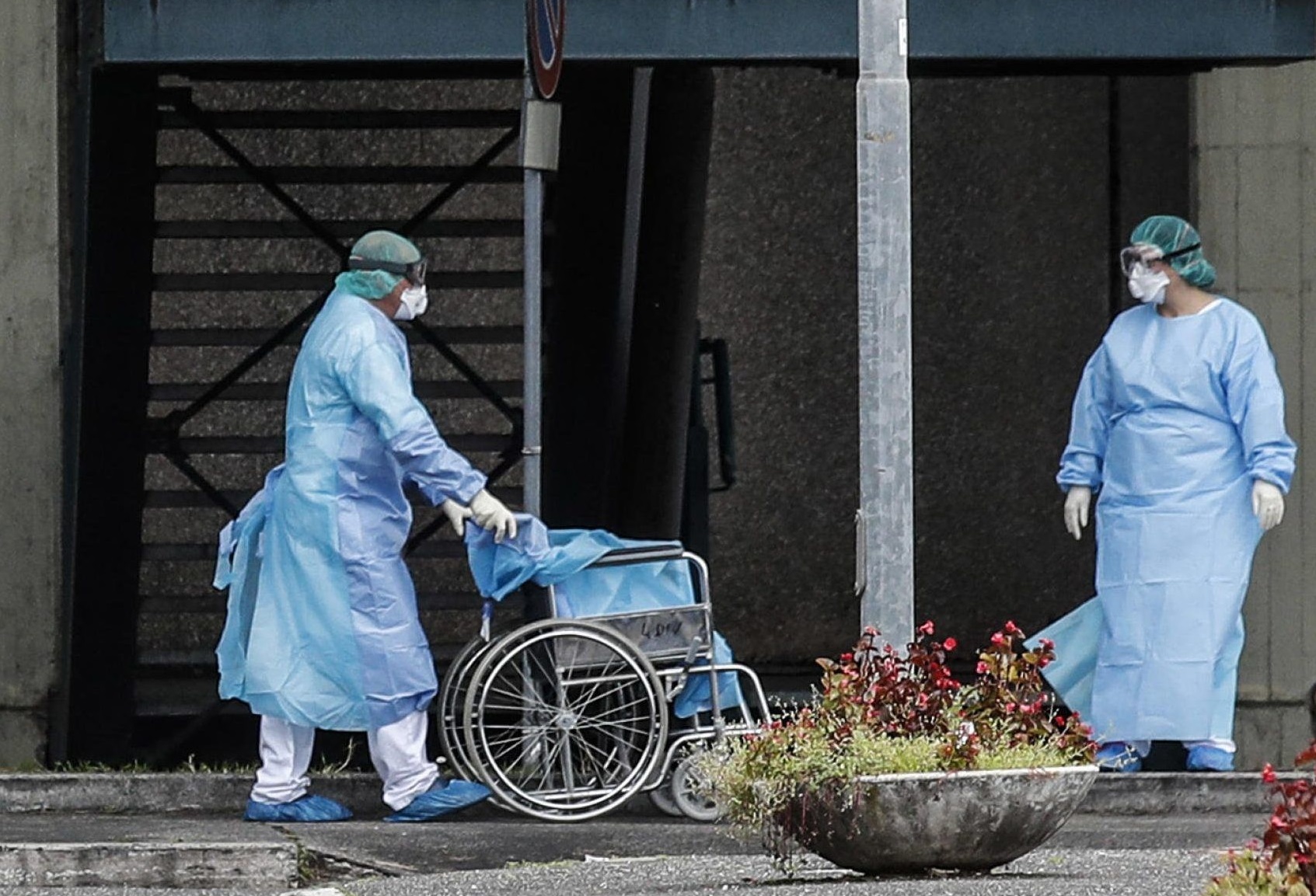 Coronavirus, più vittime della Sars. Il bilancio dei morti sale a 910