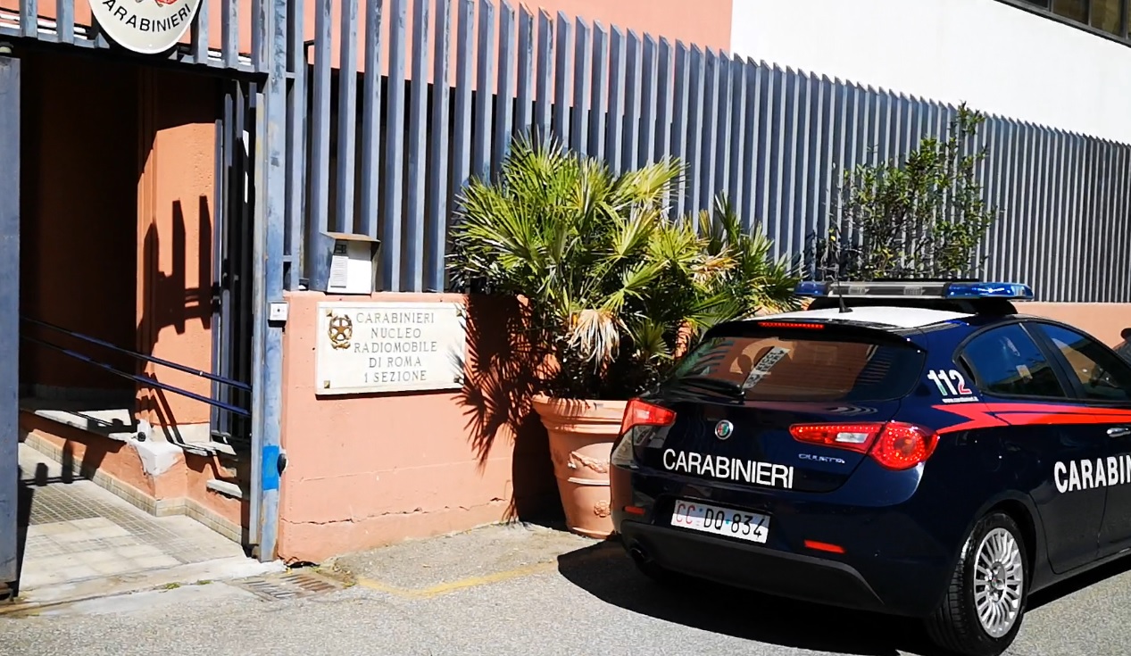 Cinecittà, tentano di occupare l’abitazione di un Ente. Denunciate tre persone