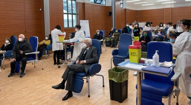 Vaccino anticovid, il Presidente Mattarella ha ricevuto la sua prima dose