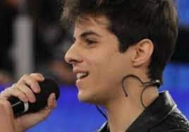 Addio a Michele Merlo, il cantante di “Amici” è morto a 28 anni per un’emorragia cerebrale