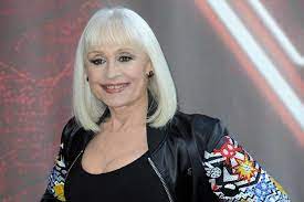Addio a Raffaella Carrà, la regina della tv italiana. Aveva 78 anni