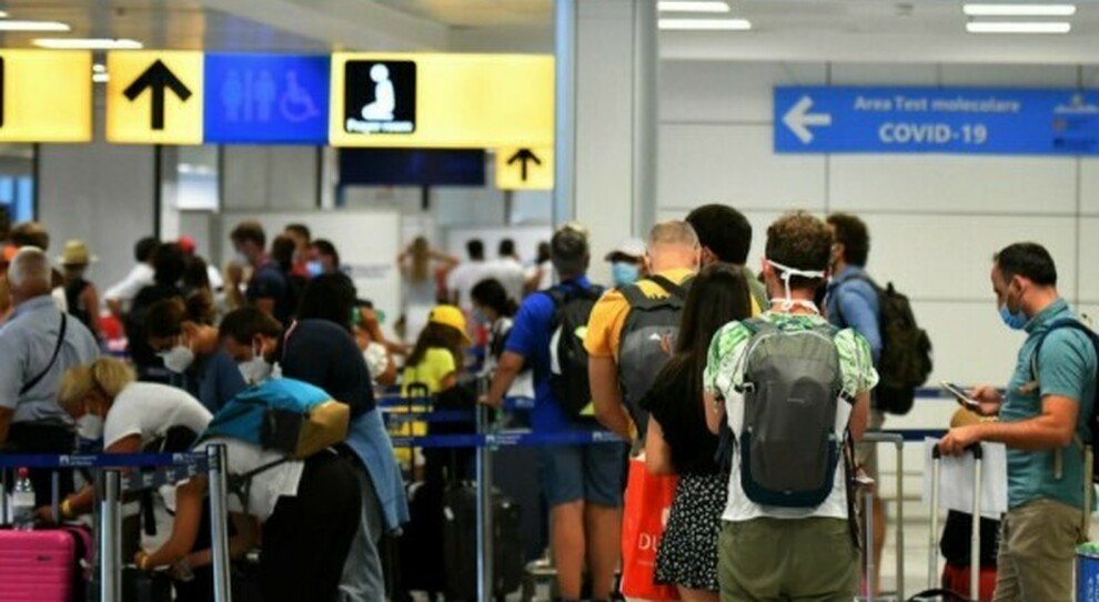 Contagi da coronavirus in aumento, studenti bloccati in Grecia e a Dubai