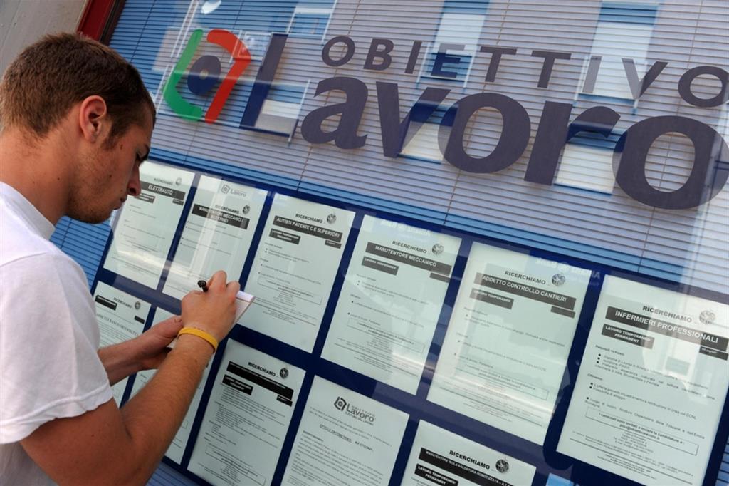 Istat: il tasso di occupazione cresce e arriva ai livelli pre-covid