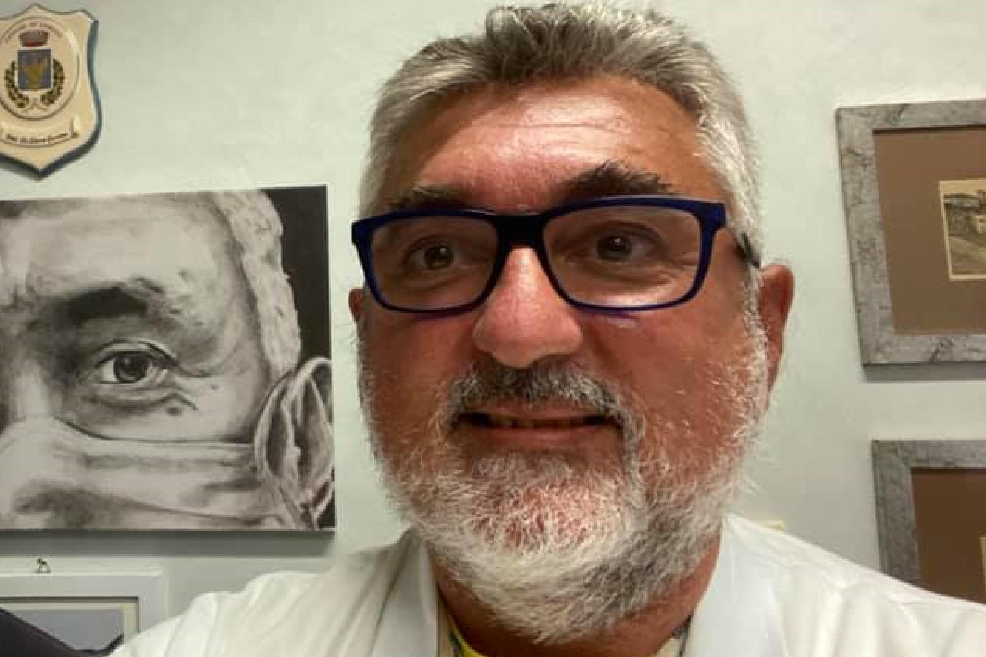 Giuseppe De Donno: aperta oggi la camera ardente. Lettera dei famigliari “Non strumentalizzate”