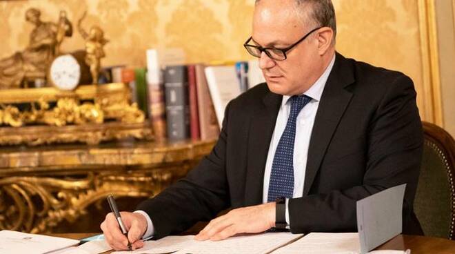 Roma, da Gualtieri 500 Mln per Roma che non bastano a pagare nemmeno una rata dei debiti che la Capitale possiede