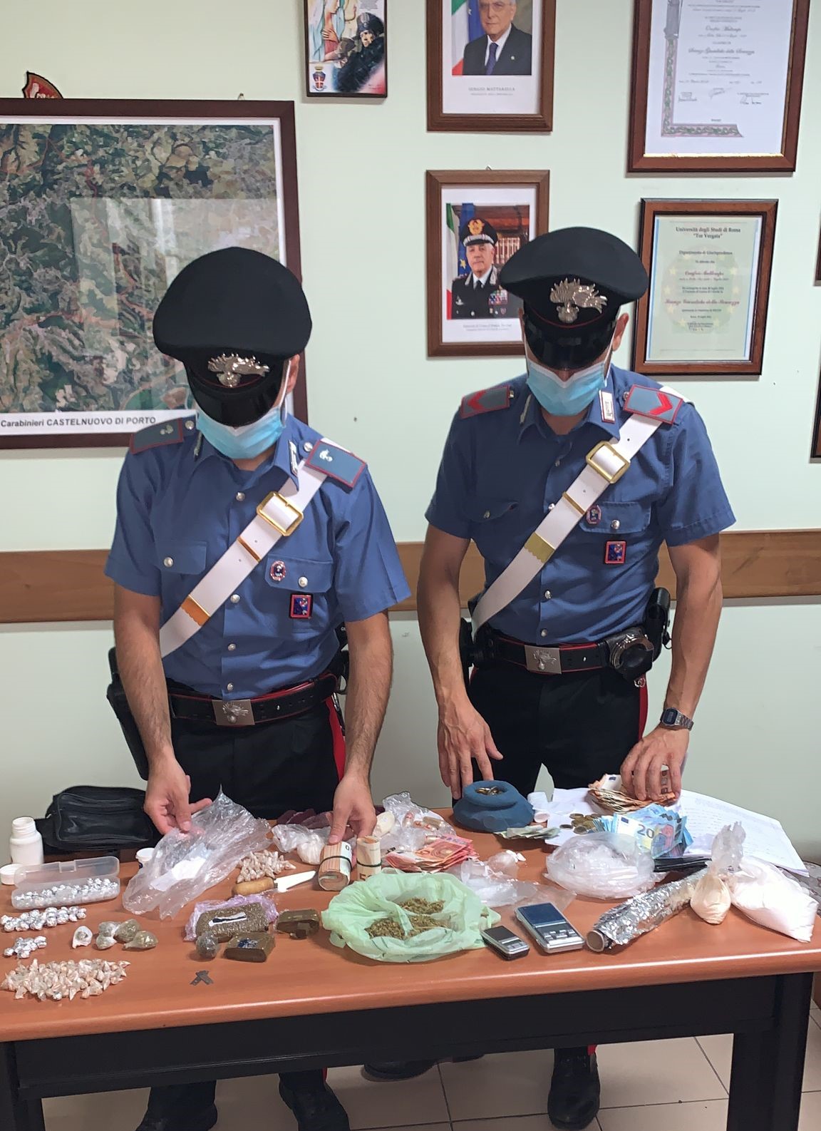 Castelnuovo di Porto, Mette su Minimarket della droga nella Camera della Comunità, dove si trovava già agli arresti domiciliari. Arrestato 32enne dai Carabinieri