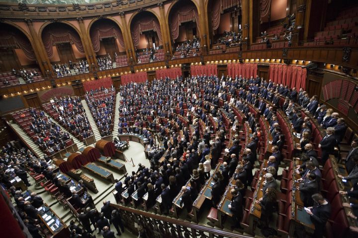 Green Pass: caos maggioranza, Lega e Fdi votano contro alla Camera. Sileri “Non è obbligo indiretto di vaccino”