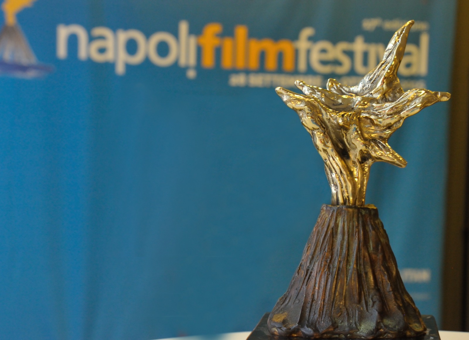 Al via il Napoli Film Festival, primo ospite Brizé con “Un autre monde”.  La 22esima edizione si terrà dal 22 al 26 settembre 2021 all’Istituto Francese