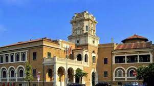 Tensione nei Municipi di Roma: a Ostia si incatenano due giovani democratici