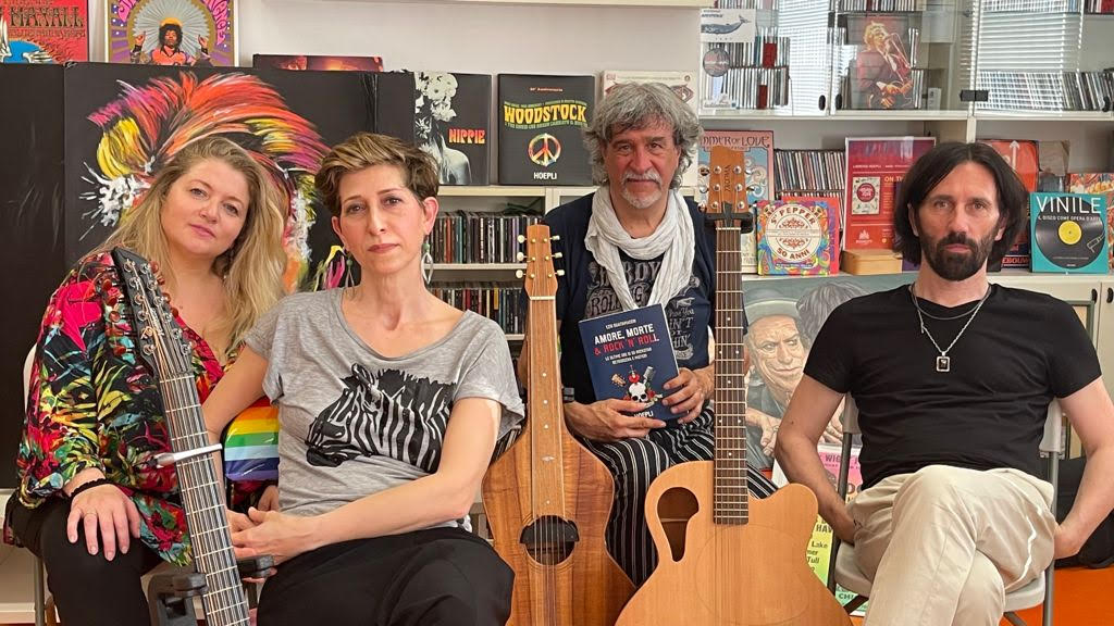AMORE, MORTE & ROCK ‘n’ ROLL Le ultime ore di Bowie, Cohen, Lou Reed e Freddie Mercury di Ezio Guaitamacchi. Domenica 5 dicembre – Roma –  ore 21 – Teatro Studio – Auditorium Parco della Musica AMORE, MORTE & ROCK ‘n’ ROLL Le ultime ore di Bowie, Cohen, Lou Reed e Freddie Mercury di Ezio Guaitamacchi. Domenica 5 dicembre – Roma –  ore 21 – Teatro Studio – Auditorium Parco della Musica