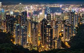 Hong Kong, blitz della Polizia nella redazione di Stand News. Arrestati sei giornalisti. Chiusa testata Hong Kong, blitz della Polizia nella redazione di Stand News. Arrestati sei giornalisti. Chiusa testata