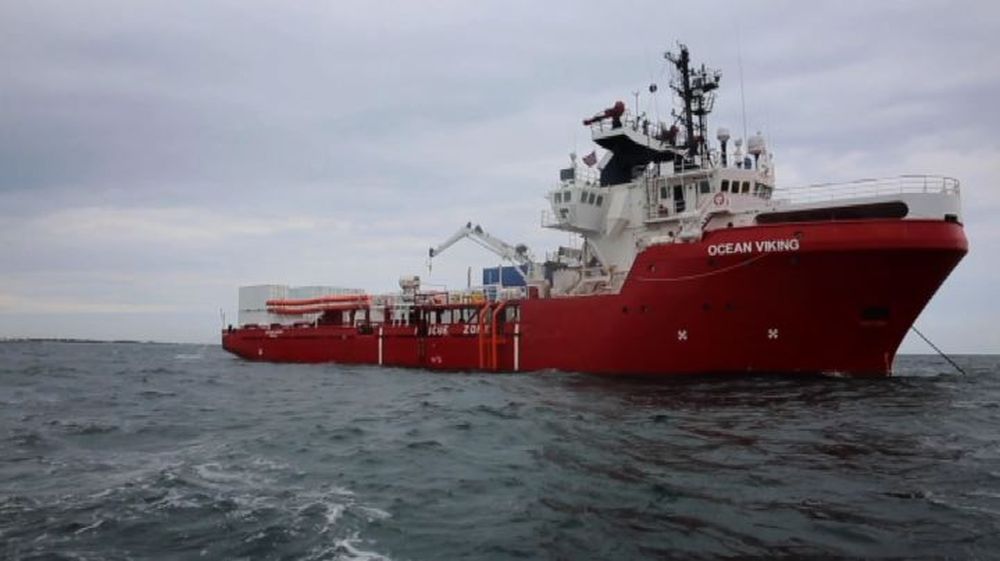 Scontro Italia-Francia sulla questione dei migranti. La nave Ocean Viking arrivata nel porto di Tolone