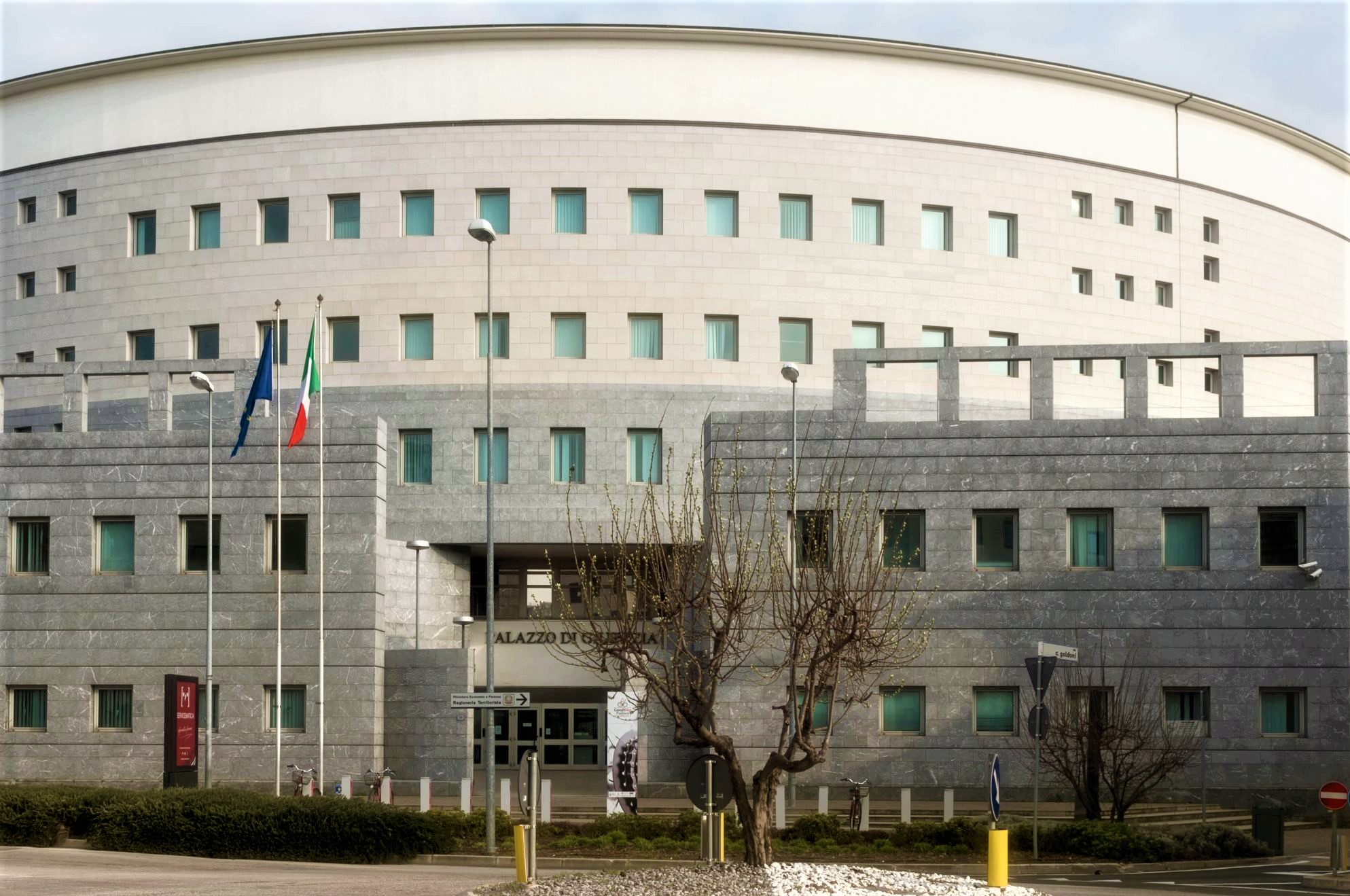 Padova: la Procura dichiara illegittimi 33 atti di nascita di figli da maternità surrogata