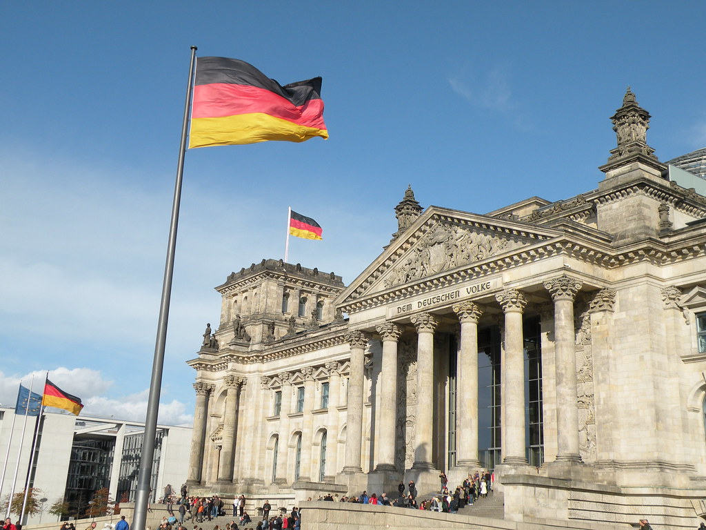Migranti: Germania chiude le frontiere ma finanzia l’assistenza in Italia per i soccorsi