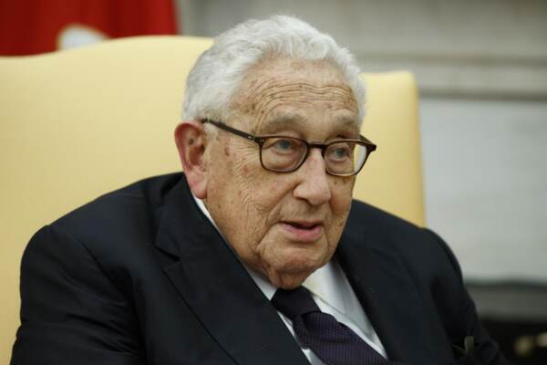 Morto Henry Kissinger. Fu ministro degli esteri degli USA negli anni della guerra fredda
