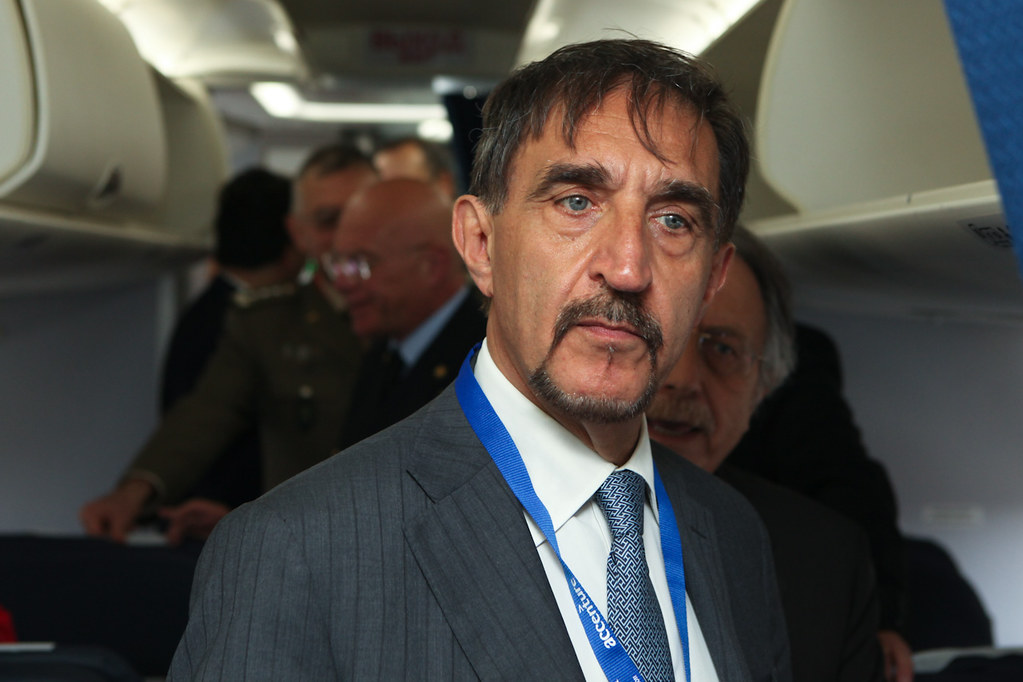 Premierato: La Russa “Riporta i poteri del Colle nella Carta”, scontro con le opposizioni. Premierato: La Russa “Riporta i poteri del Colle nella Carta”, scontro con le opposizioni.