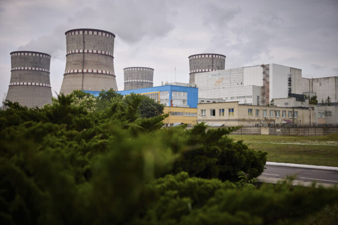 Ucraina: attacco alla centrale di Zaporižžja. Rischio incidente nucleare