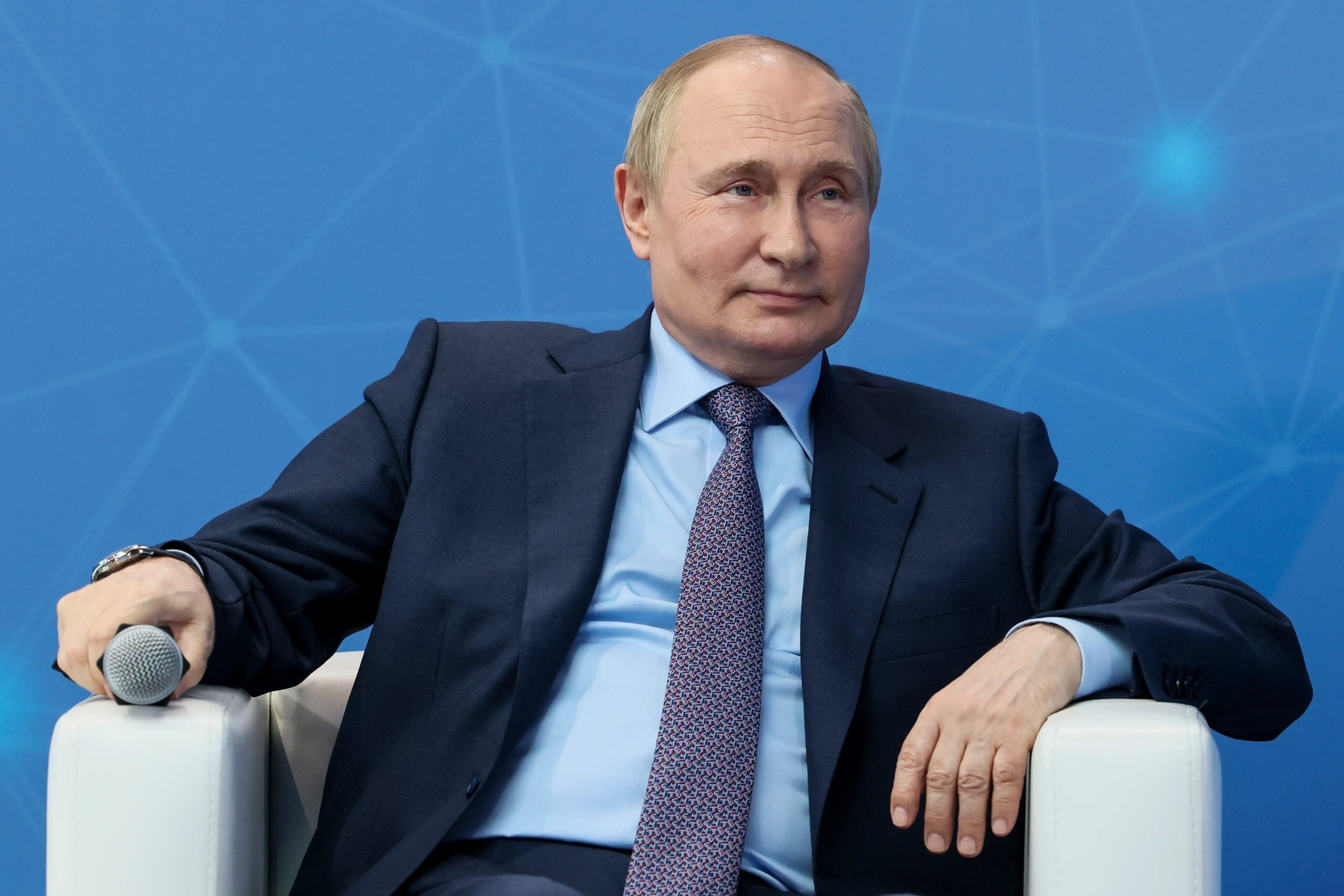 Mosca: Putin sostituisce il Ministro della Difesa