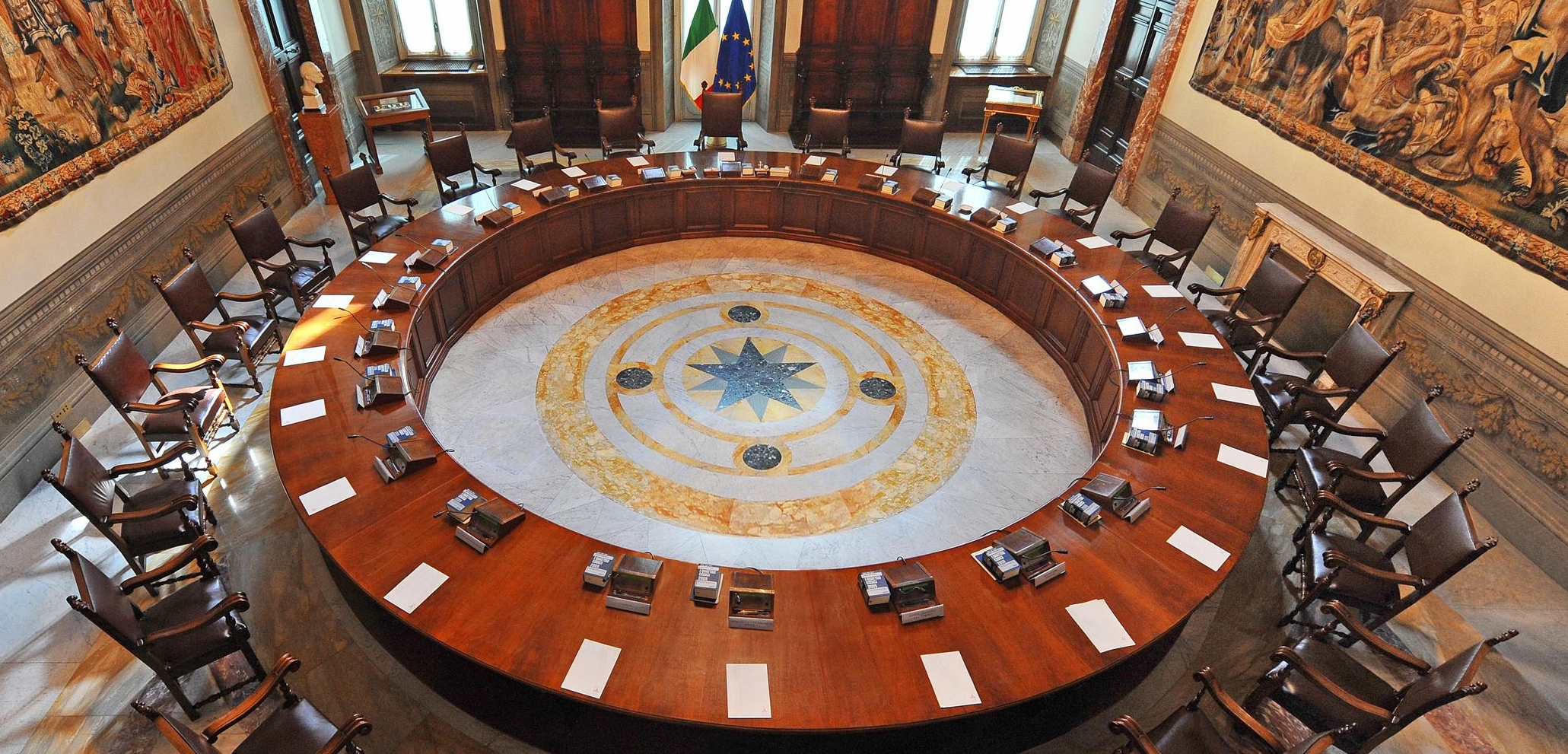Consiglio dei ministri rinviato di un giorno